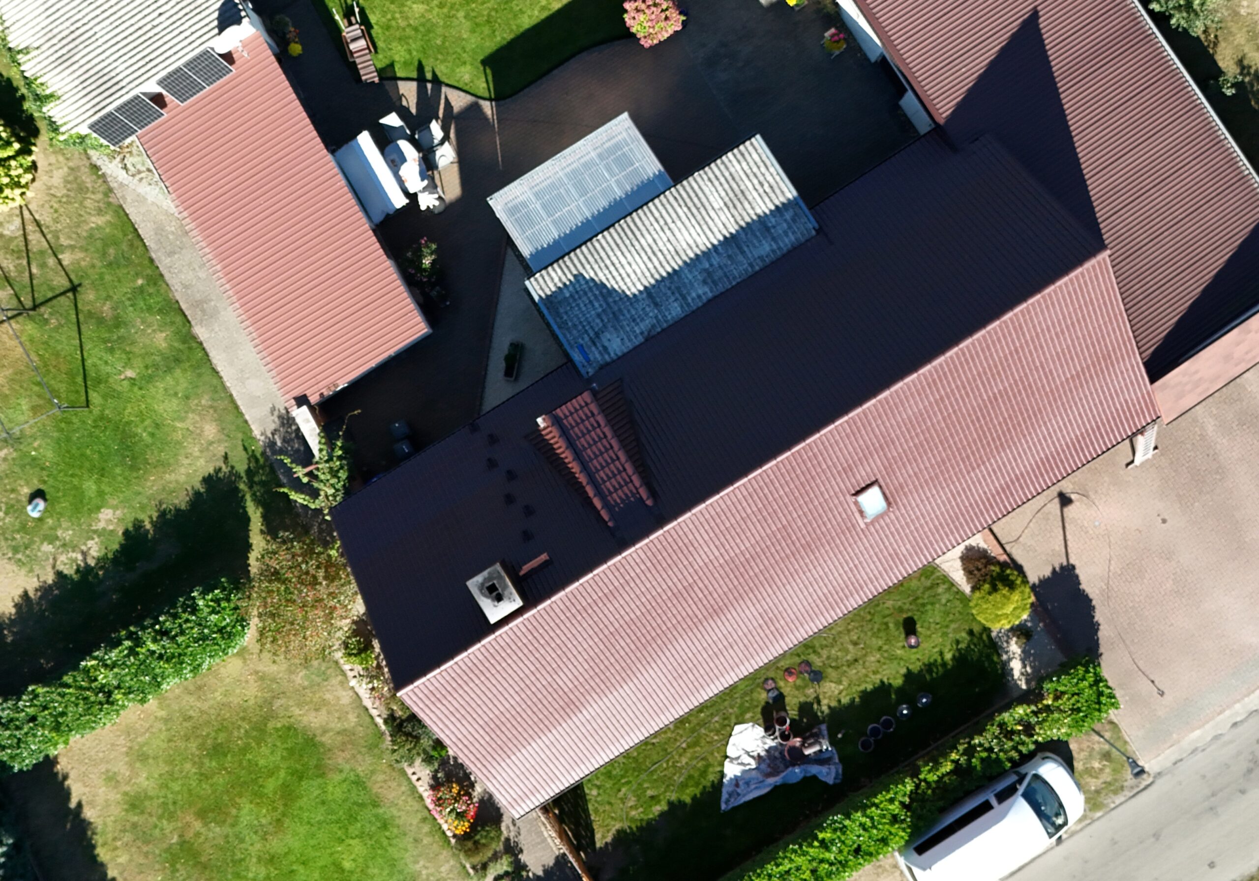 Dach nach der Beschichtung in Klötze
